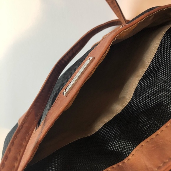 New Direction cross body or shoulder bag. - Picture 5 of 5